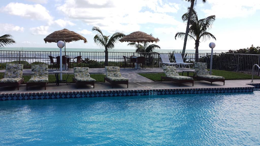 Surf Studio Beach Resort Cocoa Beach Bagian luar foto