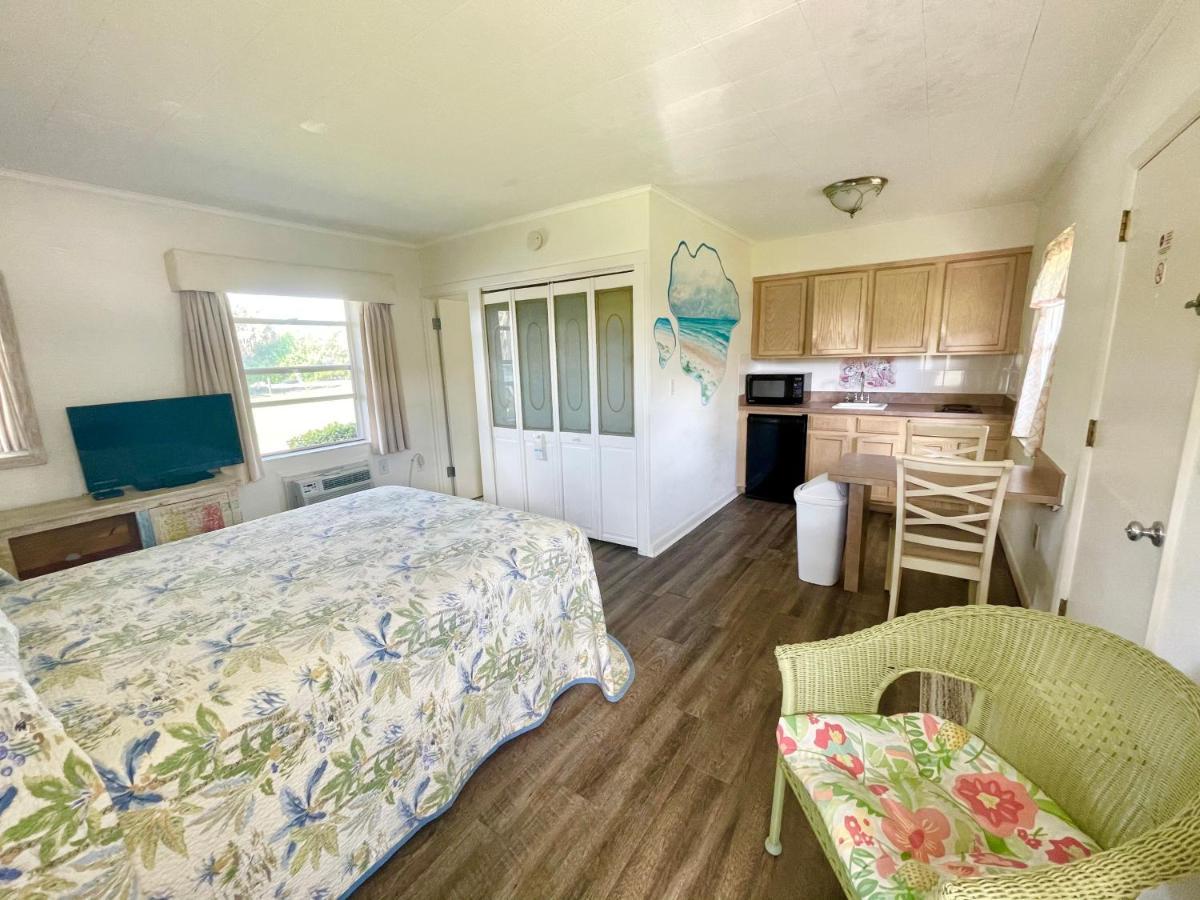 Surf Studio Beach Resort Cocoa Beach Bagian luar foto