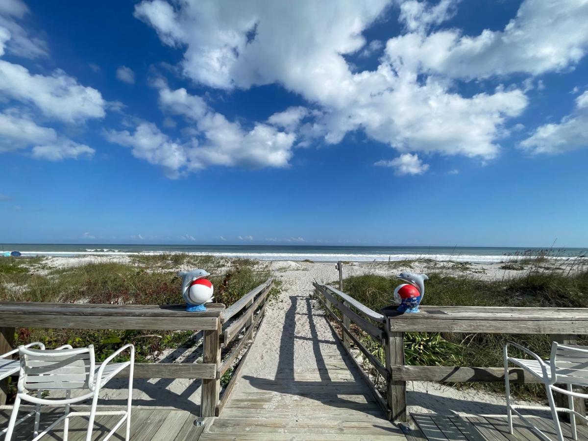 Surf Studio Beach Resort Cocoa Beach Bagian luar foto